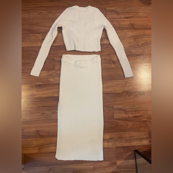 White Ribbed Knit Two-Piece Set - Picture 3 of 4